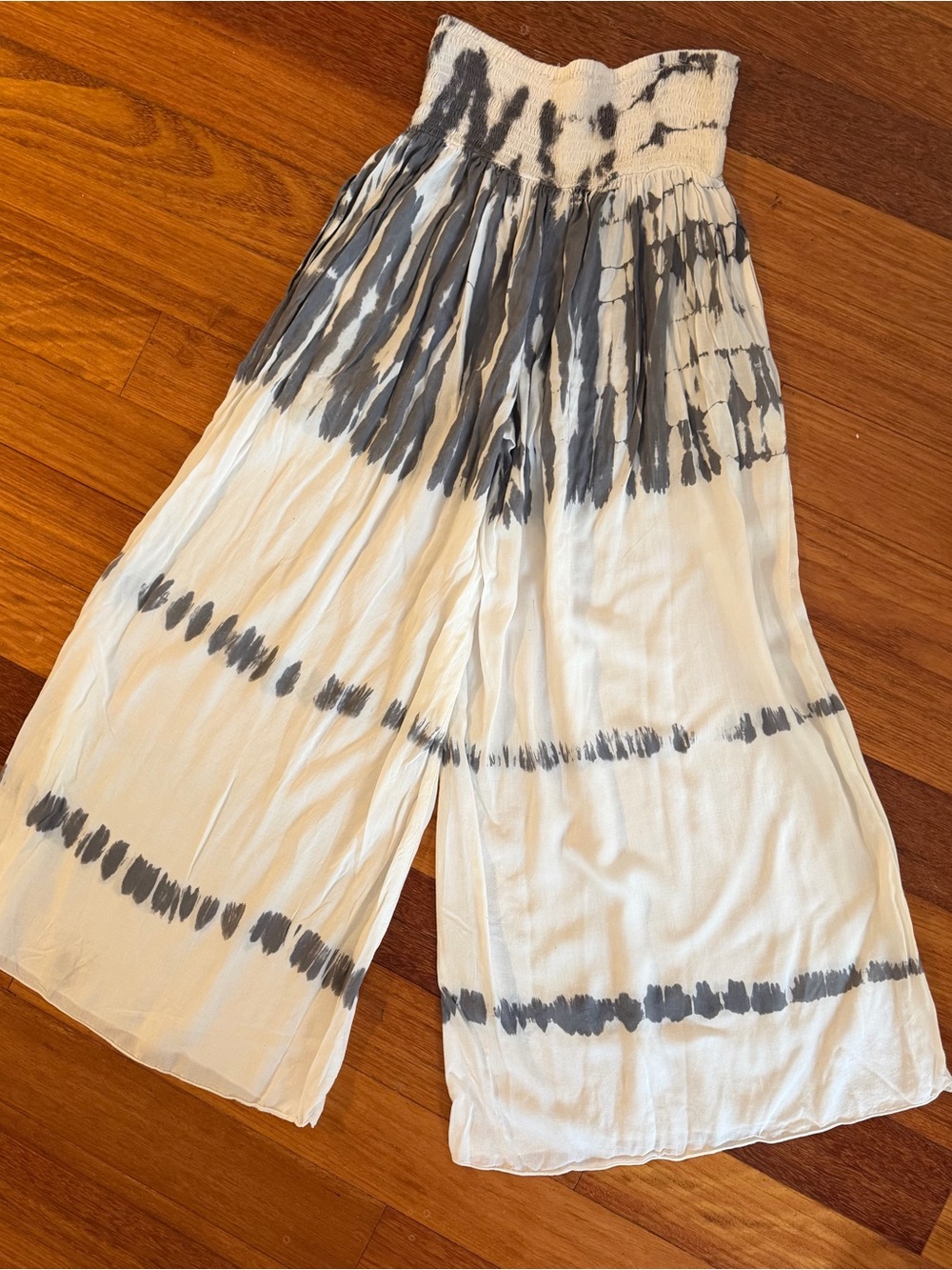 Pineapples White and Gray Tie-Dye Smocked Waist Wide-Leg Pants in XXS